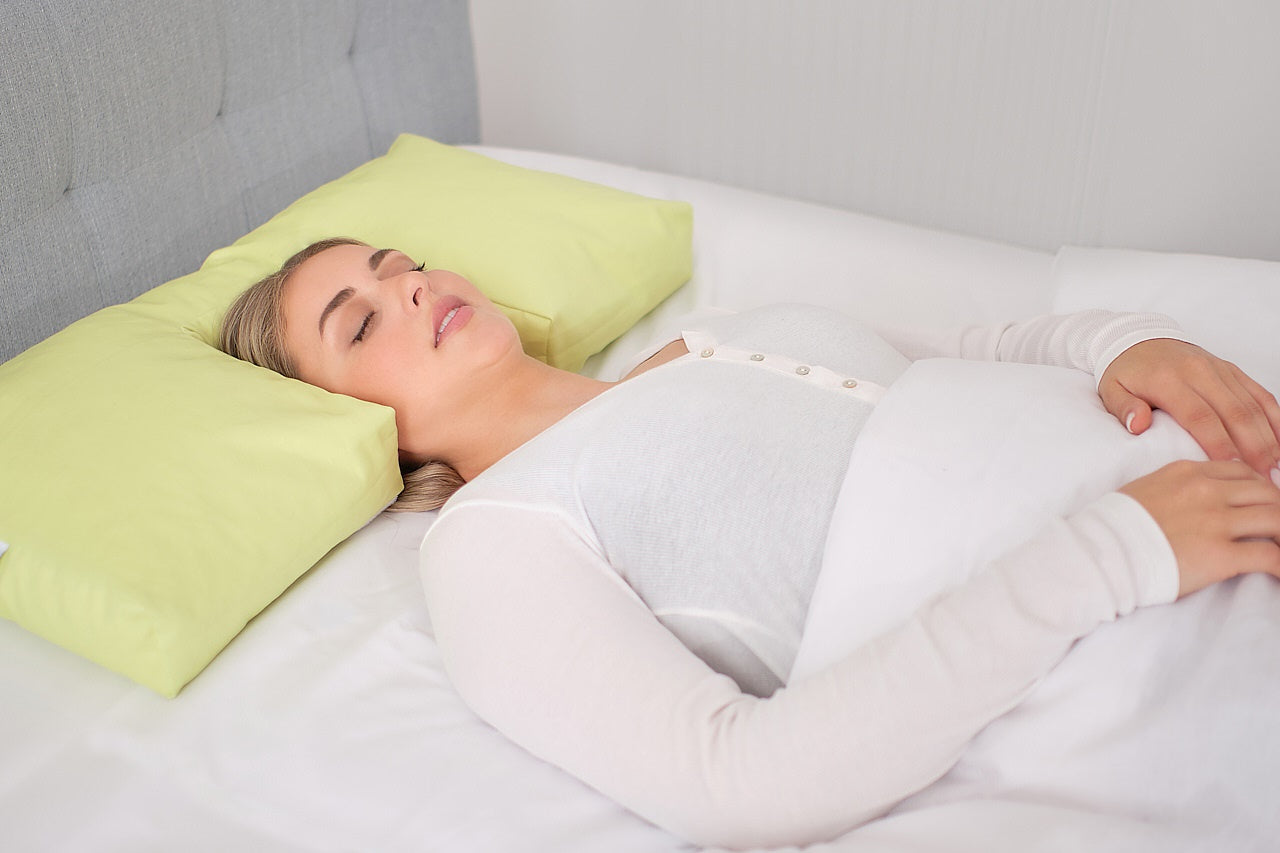 flexpillow-frau-rueckenschläferkissen-gelb